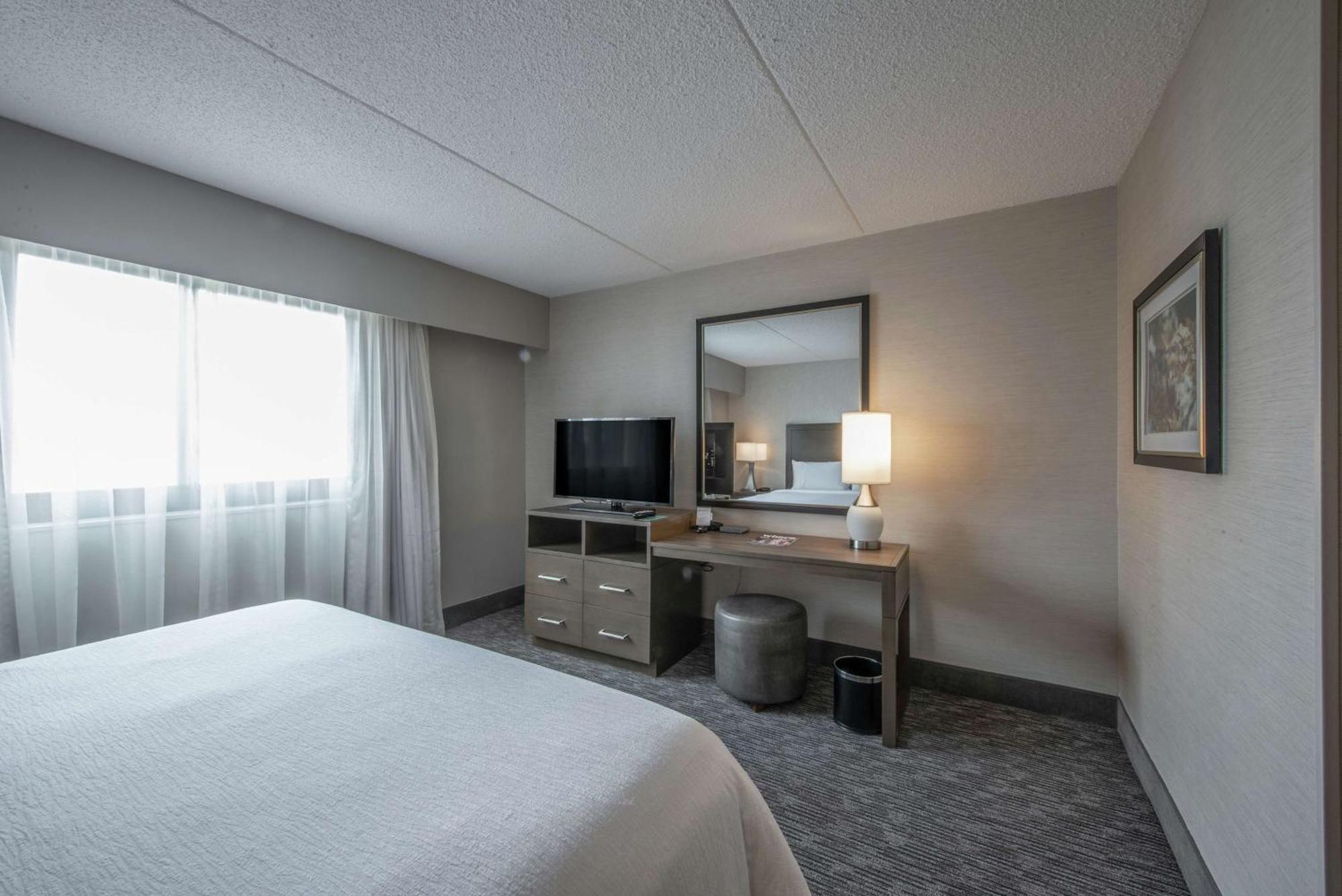 Embassy Suites By Hilton Chicago Schaumburg Woodfield Exterior photo
